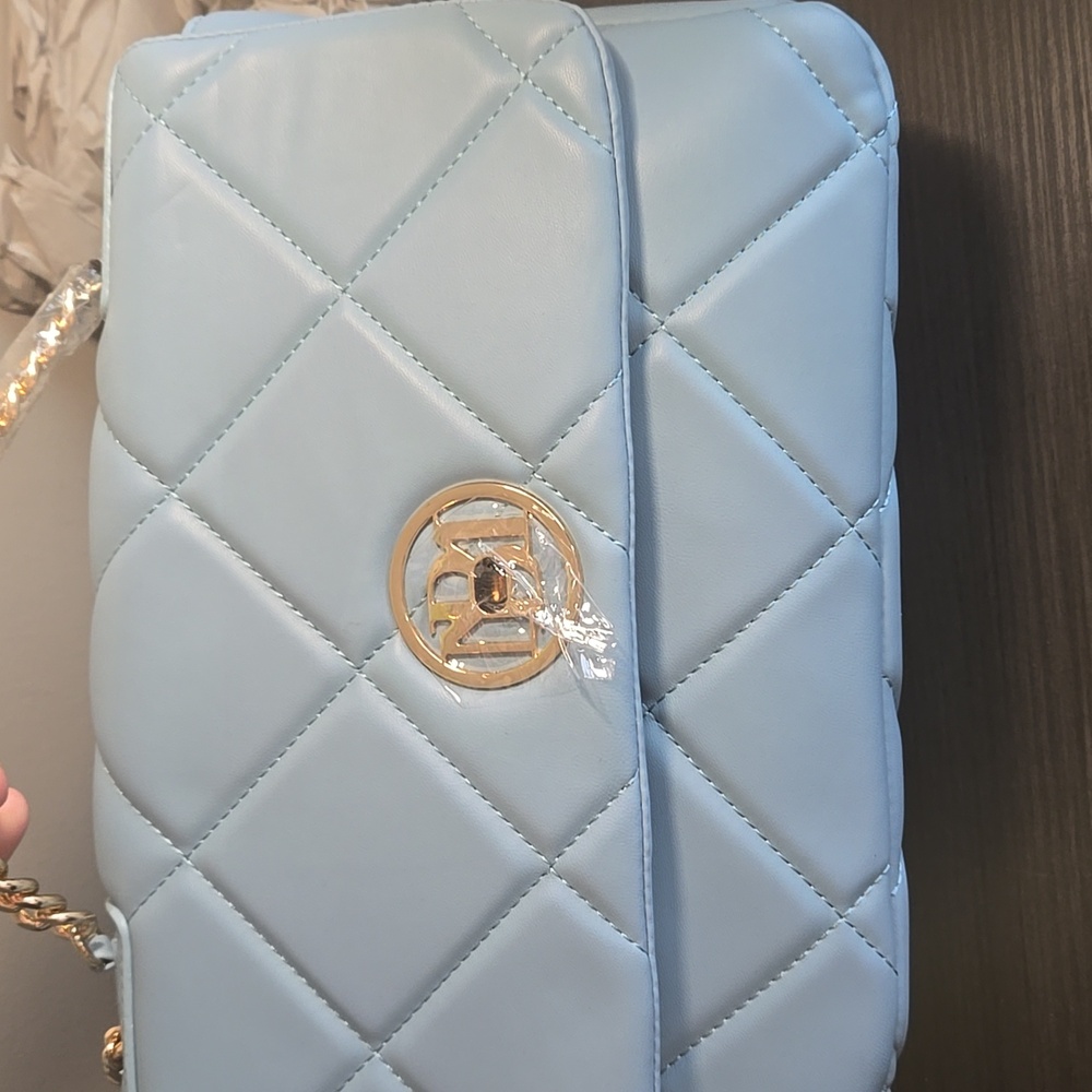 Badgley MISHIKA Elegant Blue Quilted Gold Crossbody Chain Bag Retail $139 NEW - Picture 3 of 7